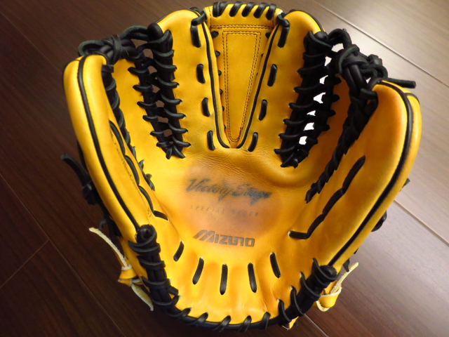 *手套交流福利品NO.157* 日本製mizuno victory stage雙手萬能手套 耕作作 *手套交流福利品NO.157* 日本製mizuno victory stage雙手萬能手套 耕作作