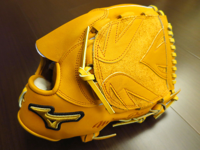 <手套欣賞>帥勁無與倫比的Mizuno pro菅野智之式樣~斜標+AXI+皇冠刀模 <手套欣賞>帥勁無與倫比的Mizuno pro菅野智之式樣~斜標+AXI+皇冠刀模