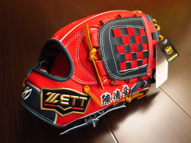 <手套欣賞> 金係係ㄟ矽膠標源田狀亮~ZETT PRO STATUS ORDER KIP SKIN <手套欣賞> 金係係ㄟ矽膠標源田狀亮~ZETT PRO STATUS ORDER KIP SKIN