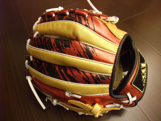 <手套欣賞>日規軟式Adidas之金光強強滾 <手套欣賞>日規軟式Adidas之金光強強滾