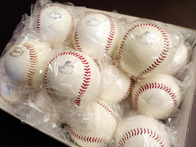<好物推薦>嬰兒肌的棒球^^~日職NPB用球+韓職KBO用球 <好物推薦>嬰兒肌的棒球^^~日職NPB用球+韓職KBO用球