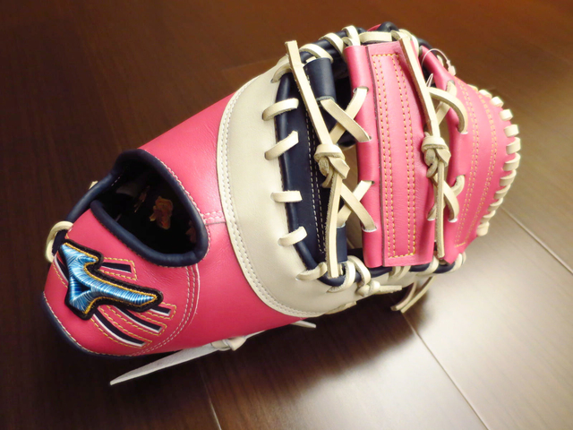 【圓圓小舖】粉紅豹也可以鎮守一壘!!~日製硬式mizuno pro order 一壘手手套 【圓圓小舖】粉紅豹也可以鎮守一壘!!~日製硬式mizuno pro order 一壘手手套