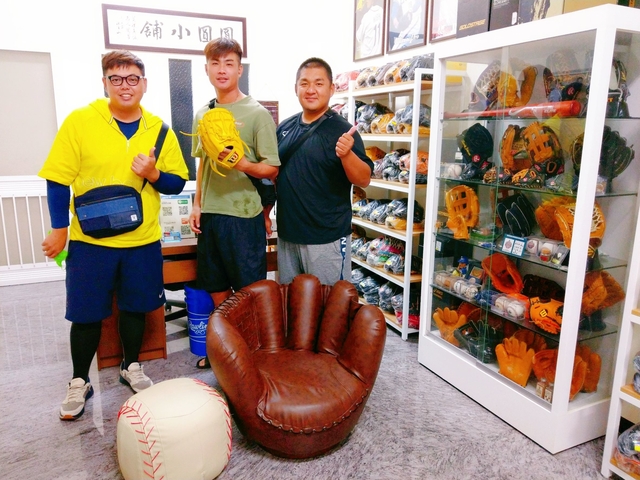 【圓圓小舖】前兄弟象投手王英山來訪圓圓小舖^^ 【圓圓小舖】前兄弟象投手王英山來訪圓圓小舖^^