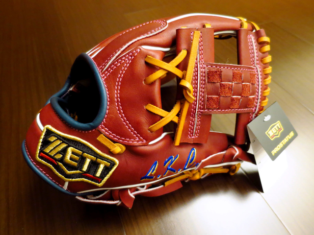 【圓圓小舖】香港首位跟圓圓訂製日製手套的球友^^ 【圓圓小舖】香港首位跟圓圓訂製日製手套的球友^^