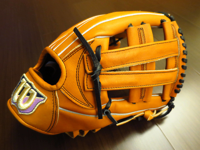 <手套欣賞>連老婆也覺得超帥的手套XD~日製硬式Wilson Staff內野手手套 <手套欣賞>連老婆也覺得超帥的手套XD~日製硬式Wilson Staff內野手手套