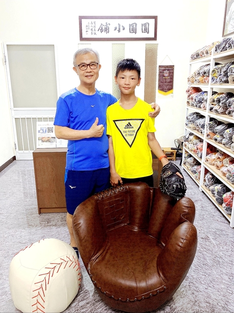 【圓圓小舖】小學生來跟圓圓買日製硬式ZETT PROSTATUS PREMIUM 古田敦也捕套 【圓圓小舖】小學生來跟圓圓買日製硬式ZETT PROSTATUS PREMIUM 古田敦也捕套