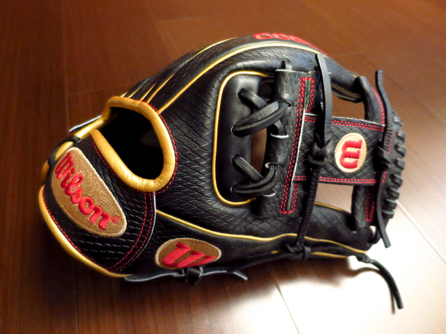 *手套交流福利品NO.332* 從美國飛來的福利品~Wilson A2000 月份限定蛇皮式樣 *手套交流福利品NO.332* 從美國飛來的福利品~Wilson A2000 月份限定蛇皮式樣