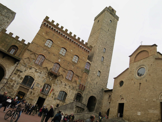 2016 My Honeymoon in Italy 義大利蜜月旅行 Day 4~聖吉米那諾、The mall 2016 My Honeymoon in Italy 義大利蜜月旅行 Day 4~聖吉米那諾、The mall