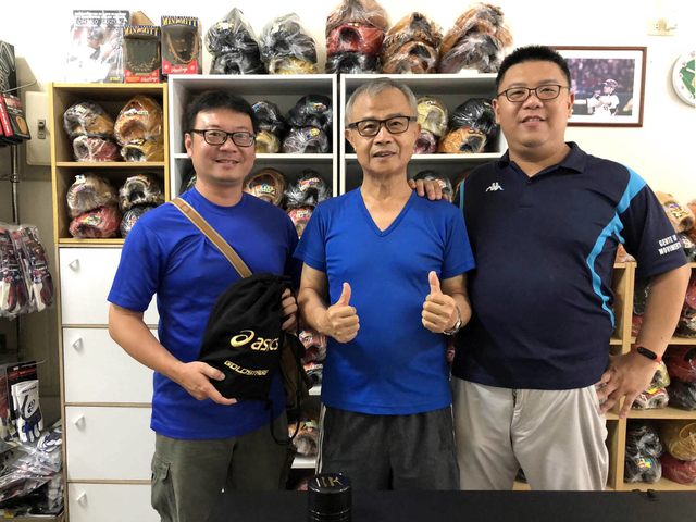 颱風天也要來圓圓買手套^^ 颱風天也要來圓圓買手套^^