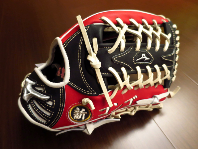 【手套欣賞】 mizuno pro order到底要選硬式好還是軟式好?白金標ichiro model 【手套欣賞】 mizuno pro order到底要選硬式好還是軟式好?白金標ichiro model