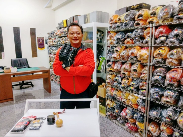 Mizuno pro大M白金標才配得上大老闆的身份^^ Mizuno pro大M白金標才配得上大老闆的身份^^