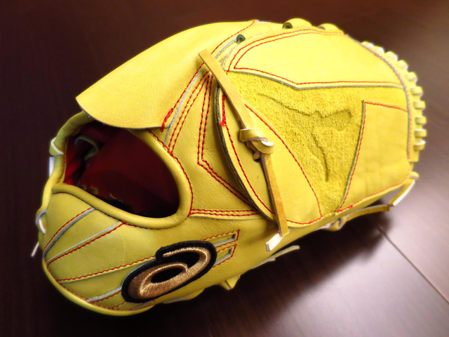 <手套欣賞>菊花朵朵開~日製硬式ASICS GOLD STAGE SPECIAL ORDER 菊池雄星 model <手套欣賞>菊花朵朵開~日製硬式ASICS GOLD STAGE SPECIAL ORDER 菊池雄星 model