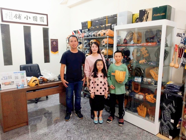 有錢沒錢,買咖日製手套好過年~感謝彰化李小弟 有錢沒錢,買咖日製手套好過年~感謝彰化李小弟