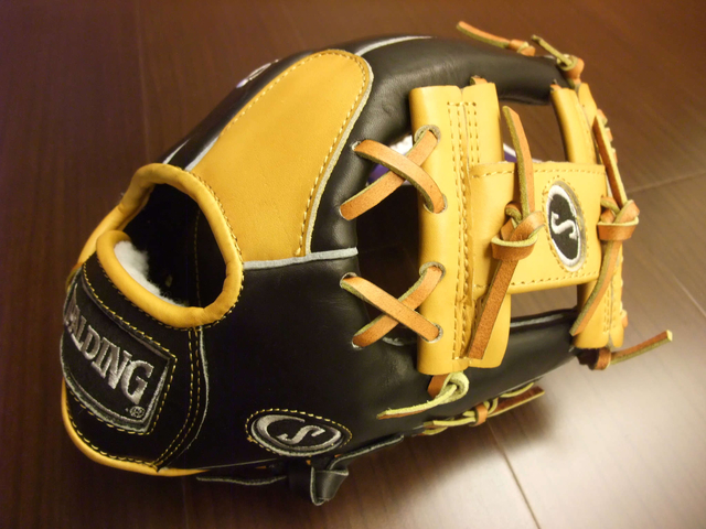 <手套欣賞> Spalding 斯伯丁 Robinson Cano 實戰式樣 <手套欣賞> Spalding 斯伯丁 Robinson Cano 實戰式樣