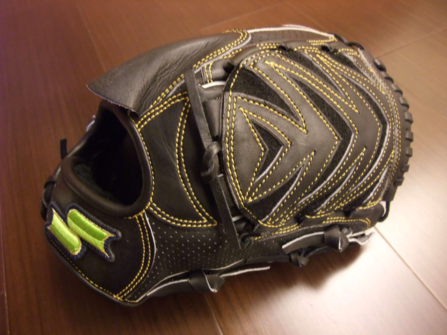 *手套交流福利品NO.18* 又是一咖千瘡百孔的手套~日製硬式SSK SMG *手套交流福利品NO.18* 又是一咖千瘡百孔的手套~日製硬式SSK SMG