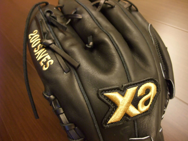 <手套欣賞> 日製硬式 XANAX TRUST 藤川球兒 200次救援成功限量版 <手套欣賞> 日製硬式 XANAX TRUST 藤川球兒 200次救援成功限量版