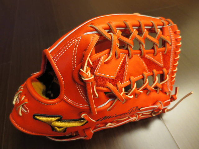 <手套欣賞>超夯美津濃金標mizuno pro haga japan 梶谷隆幸式樣 <手套欣賞>超夯美津濃金標mizuno pro haga japan 梶谷隆幸式樣