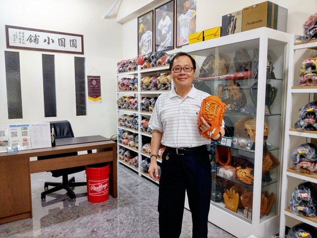 精通中日美三國語言的國際裁判兼教練賴前輩蒞臨圓圓小舖 精通中日美三國語言的國際裁判兼教練賴前輩蒞臨圓圓小舖