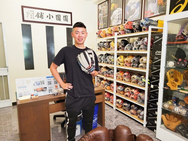 【圓圓小舖】來圓圓小舖特價手套區挖到寶的嘉義帥哥^^~mizuno pro 奧運藍標菊池式樣 【圓圓小舖】來圓圓小舖特價手套區挖到寶的嘉義帥哥^^~mizuno pro 奧運藍標菊池式樣