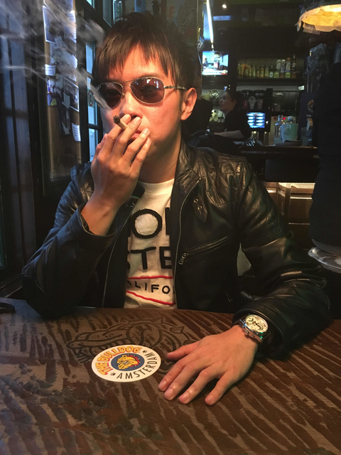 2018 沉浸在大麻、起司、巧克力的國度(荷比盧自助旅行^^)–Day 3 抽大麻初體驗@The bulldog the first 2018 沉浸在大麻、起司、巧克力的國度(荷比盧自助旅行^^)–Day 3 抽大麻初體驗@The bulldog the first