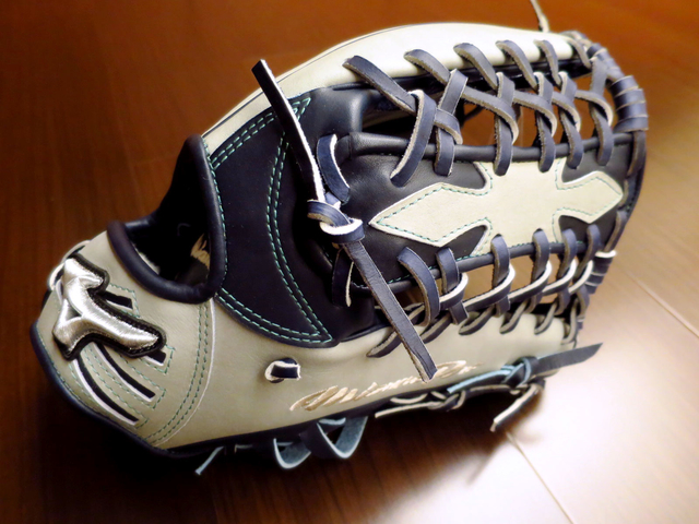 【圓圓小舖】Mizuno pro 軟式皮革也有驚喜~順便小聊一下最近的軟式手套風波XD 【圓圓小舖】Mizuno pro 軟式皮革也有驚喜~順便小聊一下最近的軟式手套風波XD