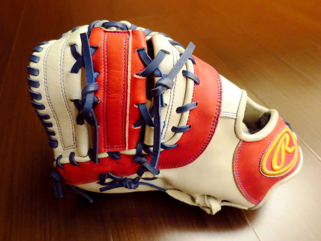 *手套交流福利品NO.285* 看東京奧運,拿中華隊配色的手套幫中華隊加油^^ *手套交流福利品NO.285* 看東京奧運,拿中華隊配色的手套幫中華隊加油^^