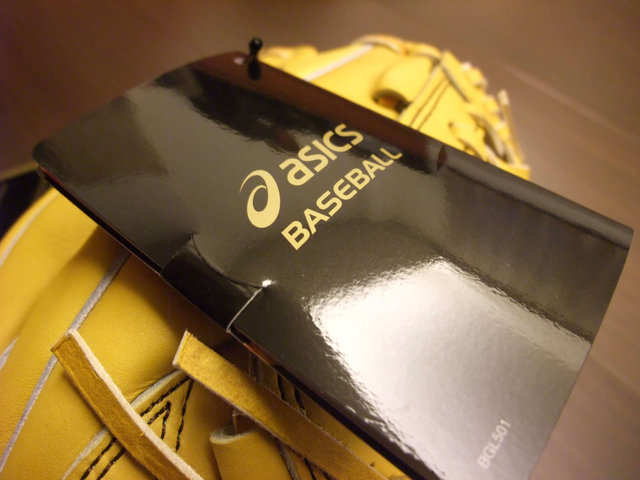 從小細節看日本棒球手套^^ 從小細節看日本棒球手套^^