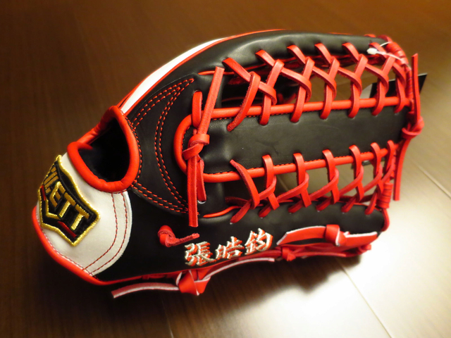 【圓圓小舖】士林哲瑄的ZETT PROSTATUS ORDER 外野牛舌棒球手套 【圓圓小舖】士林哲瑄的ZETT PROSTATUS ORDER 外野牛舌棒球手套