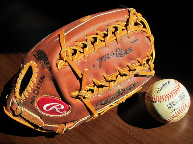 讓星條旗隨著棒球手套一起在球場上飛揚吧~美國製USA Rawlings HOH PRO-TOT (USA FLAG EDITION) 讓星條旗隨著棒球手套一起在球場上飛揚吧~美國製USA Rawlings HOH PRO-TOT (USA FLAG EDITION)