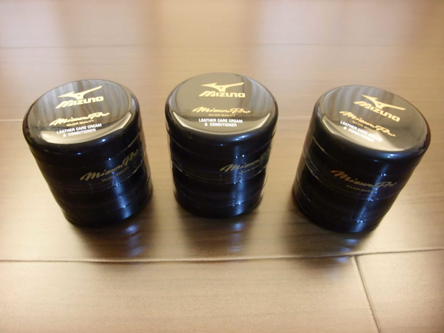 <好物推薦>掌心、手背保養方法不同~mizuno pro雙效二合一保革油 <好物推薦>掌心、手背保養方法不同~mizuno pro雙效二合一保革油