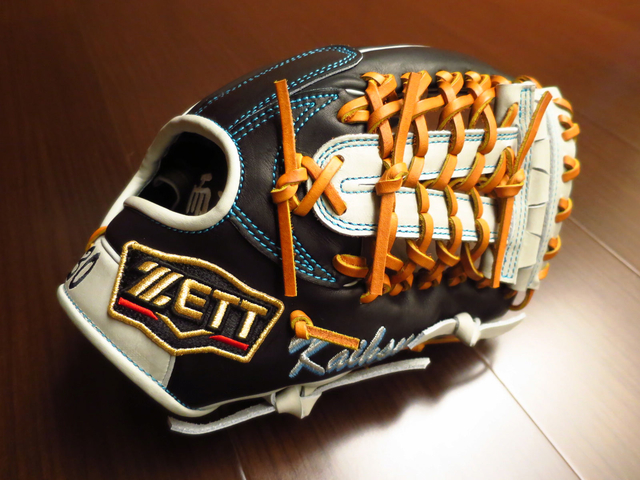 【圓圓小舖】三十而立之年幫自己訂製一咖日製棒球手套好像也是很合理的事^^y 【圓圓小舖】三十而立之年幫自己訂製一咖日製棒球手套好像也是很合理的事^^y