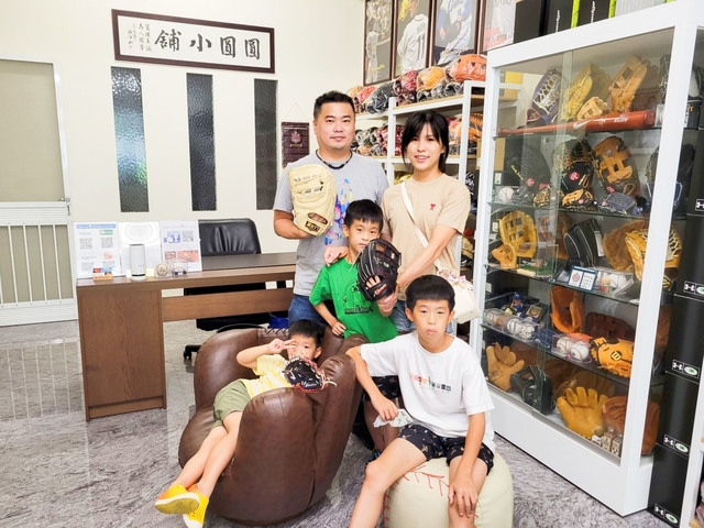 【圓圓小舖】台北一家五口來跟圓圓交關日本手套^^~感謝台北郭大哥 【圓圓小舖】台北一家五口來跟圓圓交關日本手套^^~感謝台北郭大哥