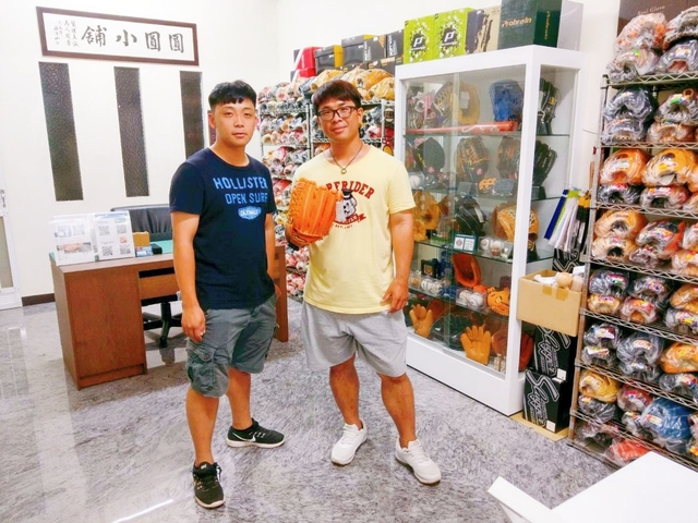 前中職富邦悍將隊吳宗峻、陳冠儒來訪圓圓小舖^^ 前中職富邦悍將隊吳宗峻、陳冠儒來訪圓圓小舖^^