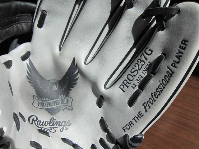 幽靈手套~Rawlings pro preferred grey eagle collection 灰鷹系列 (含有獎徵答) 幽靈手套~Rawlings pro preferred grey eagle collection 灰鷹系列 (含有獎徵答)