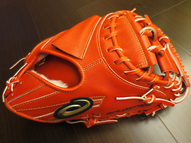 <手套欣賞>紅色系+斜標的魅力~日製硬式ASICS GOLD STAGE捕手手套 <手套欣賞>紅色系+斜標的魅力~日製硬式ASICS GOLD STAGE捕手手套