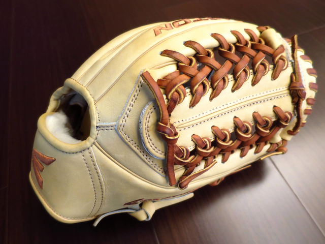 *手套交流福利品NO.234* 全新EASTON LEGACY ELITE系列內野手套 *手套交流福利品NO.234* 全新EASTON LEGACY ELITE系列內野手套