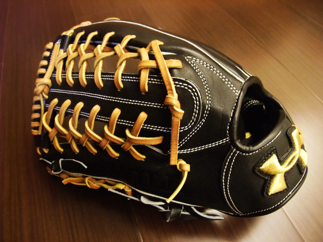 *手套交流福利品NO.105* 日製硬式UA Under Armour QBB0024 黑色 糸井嘉男 *手套交流福利品NO.105* 日製硬式UA Under Armour QBB0024 黑色 糸井嘉男