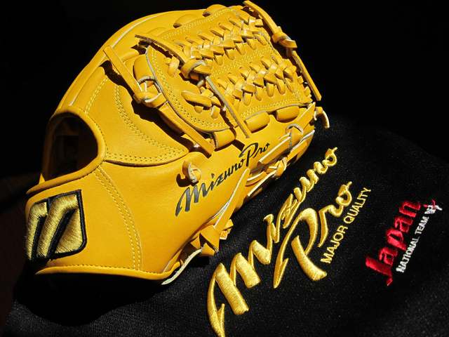 完全靠手口標在吃飯的棒球手套~Mizuno pro 大M金標直刺繡 井端弘和式樣 完全靠手口標在吃飯的棒球手套~Mizuno pro 大M金標直刺繡 井端弘和式樣