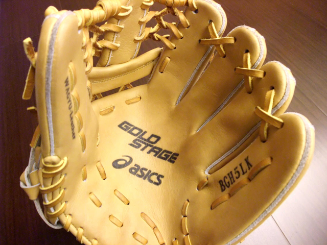 *手套交流福利品NO.57* 日製硬式ASICS GOLD STAGE 和牛內野手套5000有找啦 *手套交流福利品NO.57* 日製硬式ASICS GOLD STAGE 和牛內野手套5000有找啦