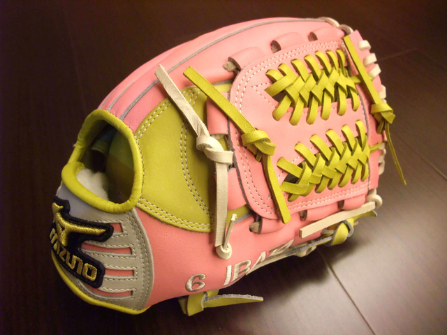 <手套欣賞>MIZUNO PRO的粉紅色妹妹風~井端弘和式樣 IBATA <手套欣賞>MIZUNO PRO的粉紅色妹妹風~井端弘和式樣 IBATA