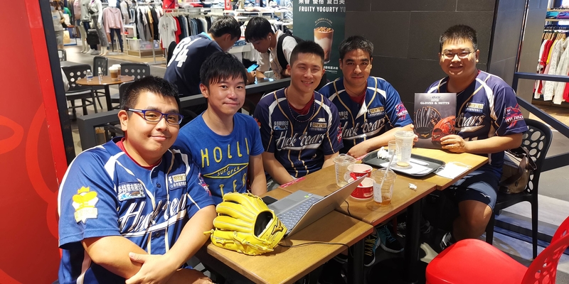 和熱情的Huck Bears在台中相遇^^ 和熱情的Huck Bears在台中相遇^^