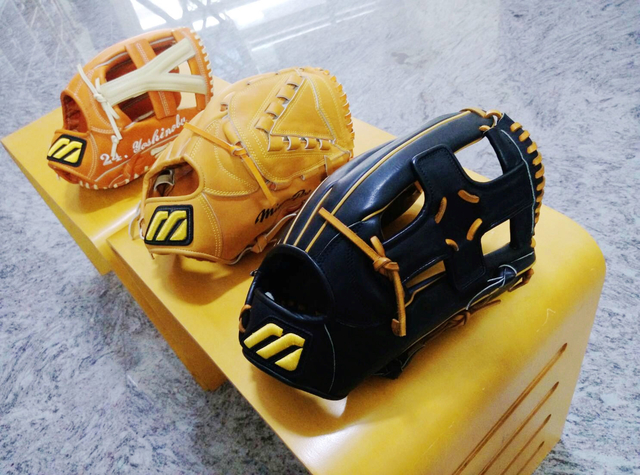 大M金標手套~男人永遠長不大的原因XD 大M金標手套~男人永遠長不大的原因XD