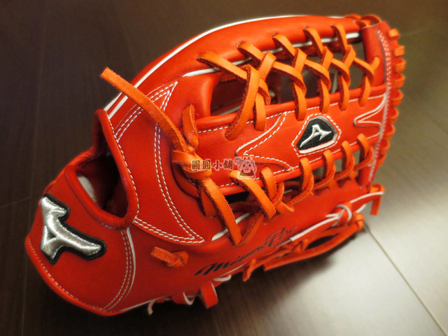 <手套欣賞>又一咖紅色mizuno pro order haga japan鈴木一朗白金標 <手套欣賞>又一咖紅色mizuno pro order haga japan鈴木一朗白金標