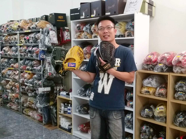 如果拍照時有第三隻手就好了XD 如果拍照時有第三隻手就好了XD