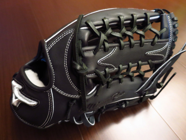 <手套欣賞>低調奢華球友的最愛~日製硬式mizuno pro耕作手作版 鈴木一朗式樣白金標 <手套欣賞>低調奢華球友的最愛~日製硬式mizuno pro耕作手作版 鈴木一朗式樣白金標