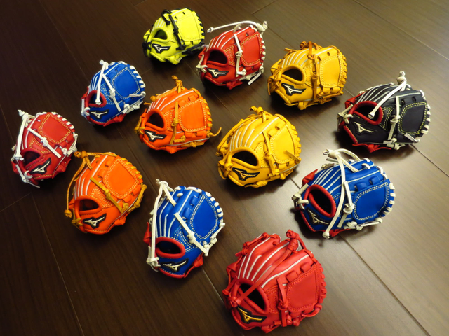 <超萌>美日規袖珍迷你小手套大車拚 <超萌>美日規袖珍迷你小手套大車拚