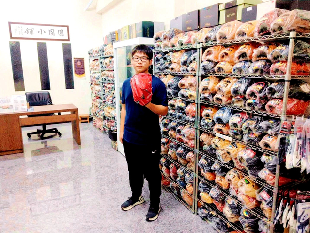 高中生也很哈達比修^^~日製硬式ASICS GOLD STAGE達比修有限量版 高中生也很哈達比修^^~日製硬式ASICS GOLD STAGE達比修有限量版