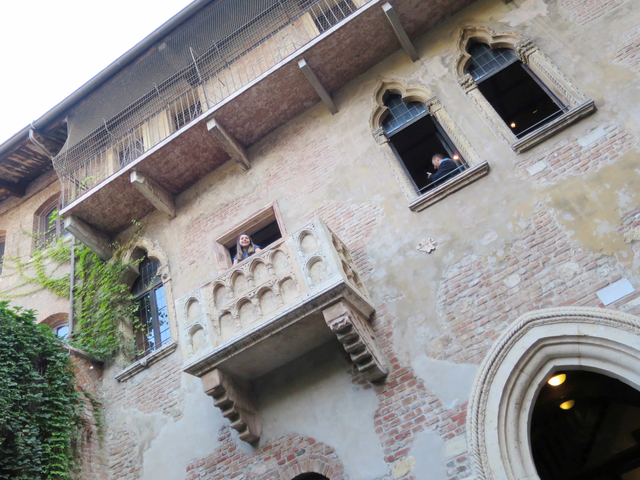 2016 My Honeymoon in Italy 義大利蜜月旅行 Day 1~維洛納茱麗葉的家、我最喜愛的SISLEY 2016 My Honeymoon in Italy 義大利蜜月旅行 Day 1~維洛納茱麗葉的家、我最喜愛的SISLEY