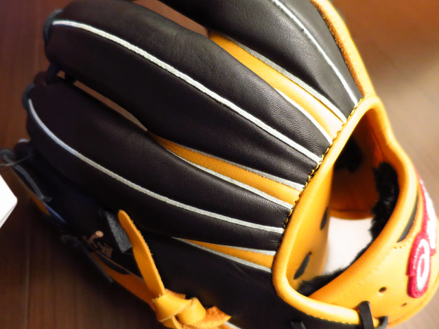 【圓圓小舖】長了蹼的棒球手套~~淺談棒球手套開指設計 【圓圓小舖】長了蹼的棒球手套~~淺談棒球手套開指設計