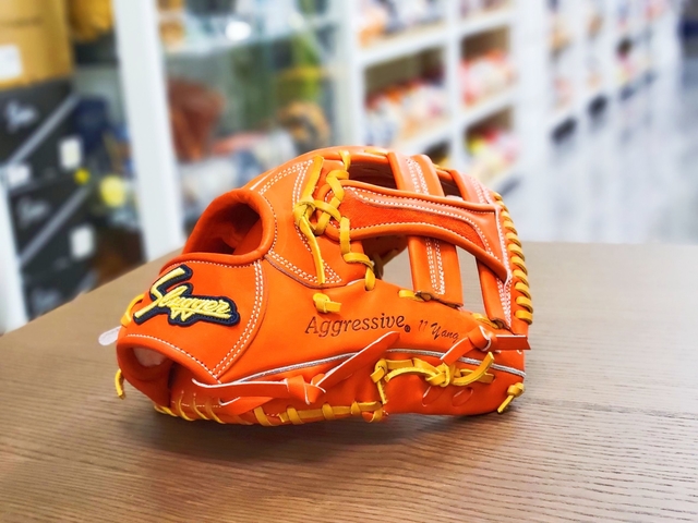 【圓圓小舖】獨一無二的情人節禮物~久保田雷射雕刻內野手套^^ 【圓圓小舖】獨一無二的情人節禮物~久保田雷射雕刻內野手套^^